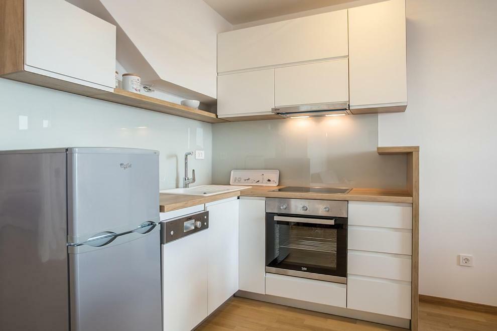 Apartments Jelena Ражань Экстерьер фото